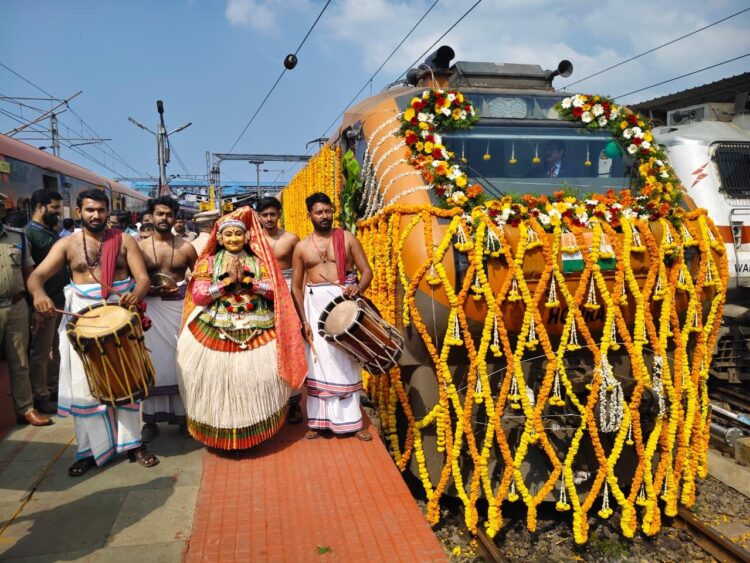 पीएम मोदी ने तिरुवनंतपुरम से तीन नई अमृत भारत एक्सप्रेस ट्रेनों को हरी झंडी दिखाई