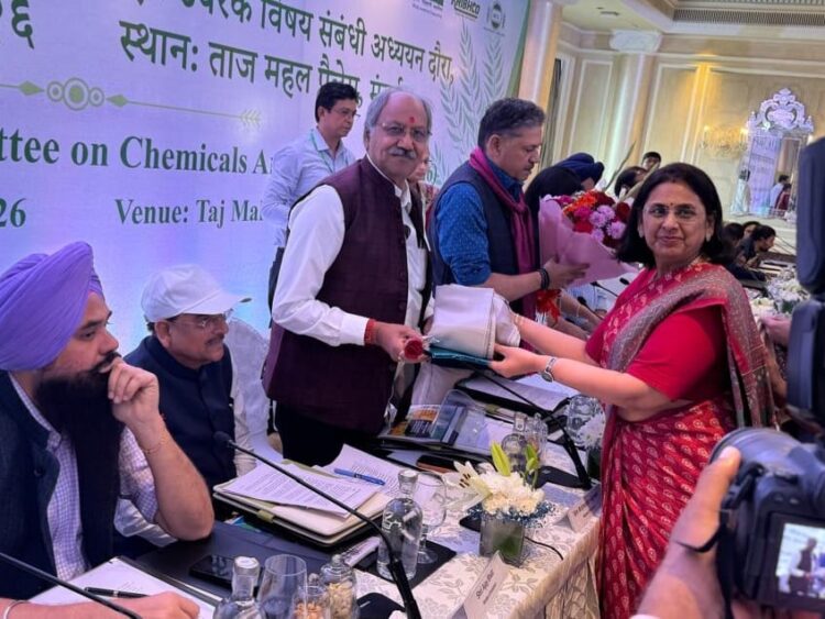 उर्वरक क्षेत्र के सशक्तिकरण पर मुंबई में हुई अहम चर्चा, सांसद बृजमोहन ने छत्तीसगढ़ में औद्योगिक निवेश का दिया व कृषि लाभ की नई संभावनाएँ के खोले द्वार