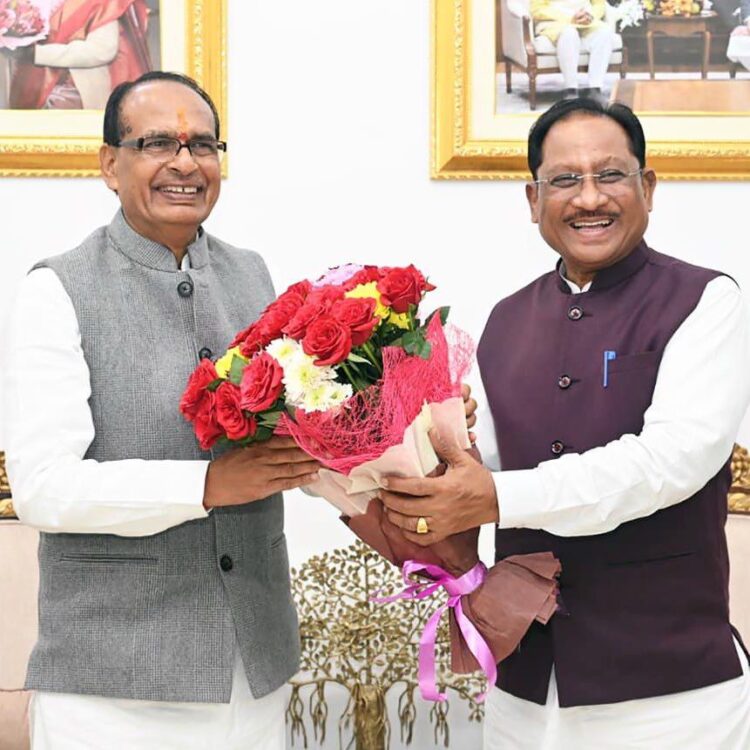 मुख्यमंत्री साय से केंद्रीय कृषि मंत्री शिवराज सिंह चौहान ने की सौजन्य मुलाकात