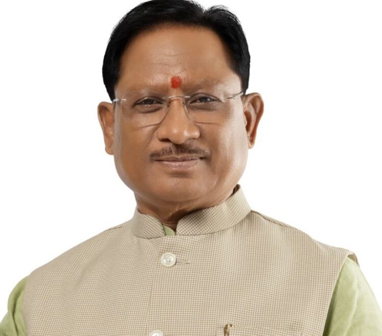 सीएम कैंप कार्यालय की पहल से दाराखरिका में सुलझी वर्षों पुरानी बिजली समस्या, ट्रांसफार्मर लगने से ग्रामीणों को मिली राहत