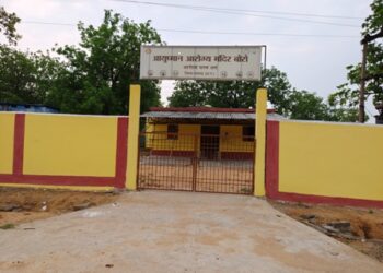 अस्पताल भवन मरम्मत का काम अधूरा मरीजों को रहे परेशानी… ठेकेदार की लापरवाही से स्वास्थ्य केन्द्र का पानी सप्लाई हुआ बंद