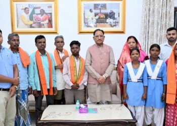 रायगढ़ जिले के पहाड़ी कोरवा परिवारों को बड़ी सौगात, मुख्यमंत्री के प्रति जताया धन्यवाद एवं आभार