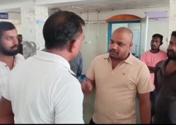 क्या धरमजयगढ़ की स्वास्थ्य व्यवस्था हो गई है नेतृत्वविहीन? सिविल अस्पताल की बदहाल व्यवस्था पर मंडल महामंत्री ने बीएमओ को सुनाई खरी-खोटी