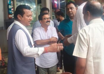 रायगढ़ सांसद राधेश्याम राठिया ने धरमजयगढ़ में कार्यकर्ताओं से की मुलाकात … कापू क्षेत्र में उप स्वास्थ्य केंद्रों के भूमि पूजन कार्यक्रम में शामिल होने रवाना हुए सांसद, योजनाओं को जन-जन तक पहुंचाने पर दिया जोर