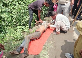 सरिया नाला में समाया ट्रक, अंदर फंसा था चालक… भारी मशक्कत के बाद पुलिस ने बरामद किया शव, क्रेन और रायगढ़ से आए गोताखोरों की मदद से चला रेस्क्यू अभियान