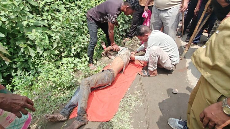 सरिया नाला में समाया ट्रक, अंदर फंसा था चालक… भारी मशक्कत के बाद पुलिस ने बरामद किया शव, क्रेन और रायगढ़ से आए गोताखोरों की मदद से चला रेस्क्यू अभियान