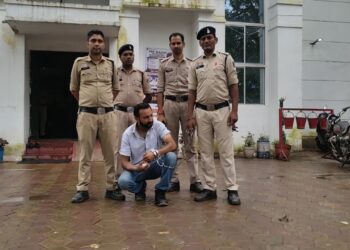 पिस्टलनुमा एयरगन से युवक पर फायर हुए आरोपी को ग्वालियर रेलवे स्टेशन पर रायगढ़ पुलिस ने दबोचा