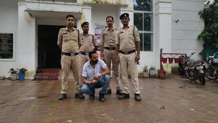 पिस्टलनुमा एयरगन से युवक पर फायर हुए आरोपी को ग्वालियर रेलवे स्टेशन पर रायगढ़ पुलिस ने दबोचा