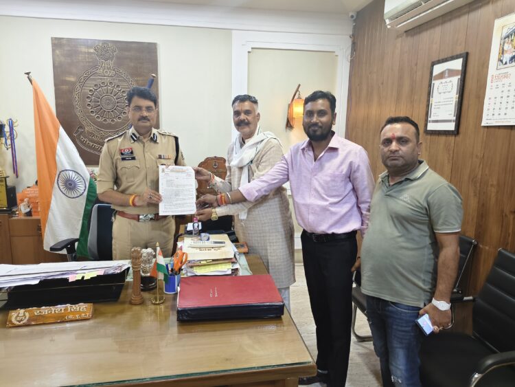 सरगुजा व अंबिकापुर में पत्रकारों और एक्टिविस्टों की सुरक्षा हेतु अखिल भारतीय पत्रकार सुरक्षा समिति ने एसपी बिलासपुर को सौंपा ज्ञापन
