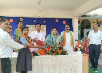 सेवा संकल्प अभियान के तह्त स्वामी आत्मानंद स्कूल में विकासखंड स्तरीय भाषण एवं चित्रकला प्रतियोगिता का आयोजन